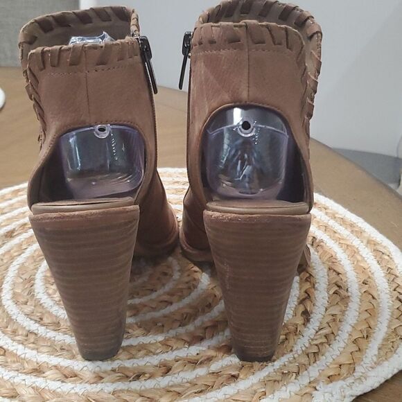 Vince Camuto Women's Leather French Taupe Kicetta Boot, sz 7.5 - Picture 6 of 12